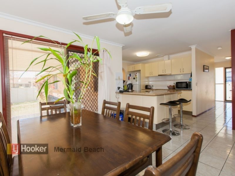 19 Oceanic Drive, Mermaid Waters QLD 4218