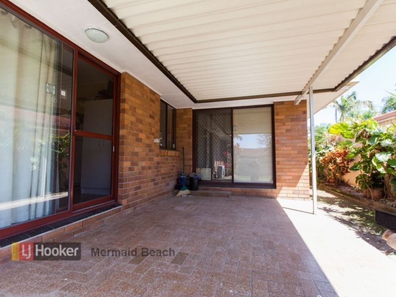 19 Oceanic Drive, Mermaid Waters QLD 4218