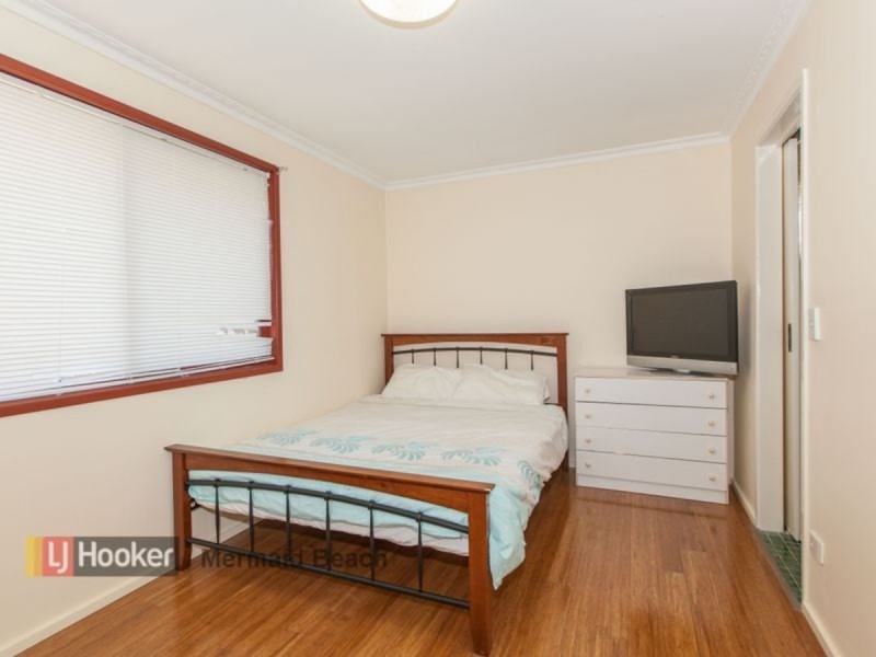 19 Oceanic Drive, Mermaid Waters QLD 4218