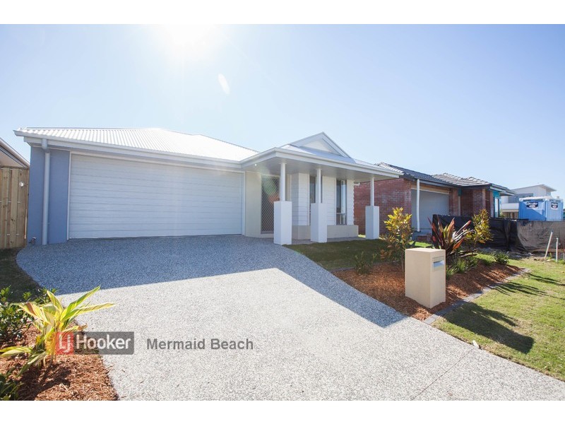 18 Keelson Crescent, Hope Island QLD 4212