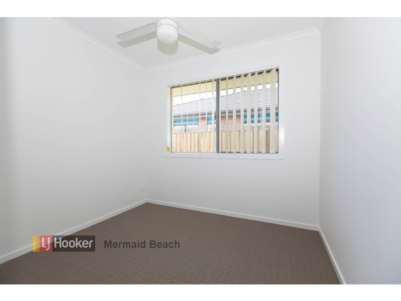 18 Keelson Crescent, Hope Island QLD 4212