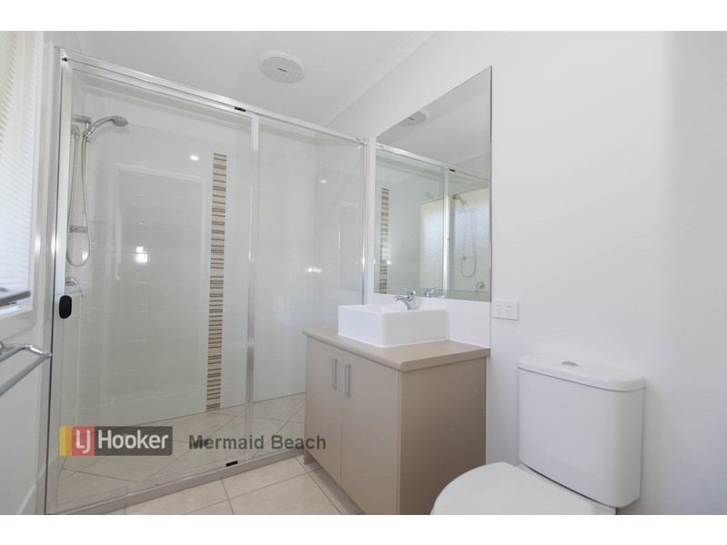 18 Keelson Crescent, Hope Island QLD 4212
