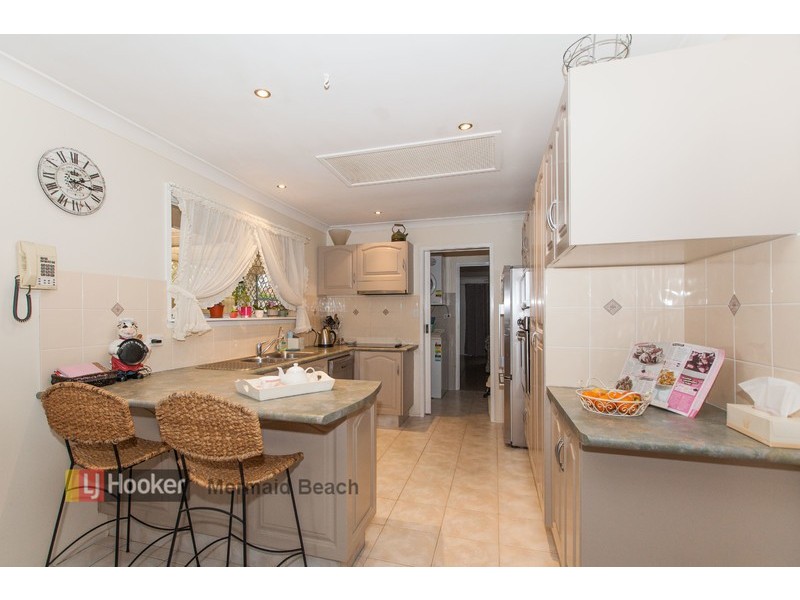 17 Turtle Street, Mermaid Waters QLD 4218