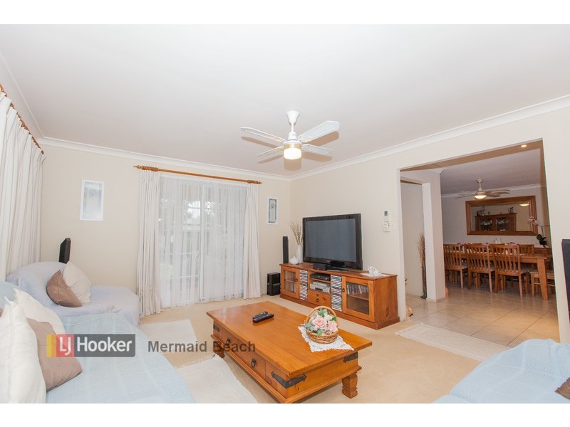 17 Turtle Street, Mermaid Waters QLD 4218
