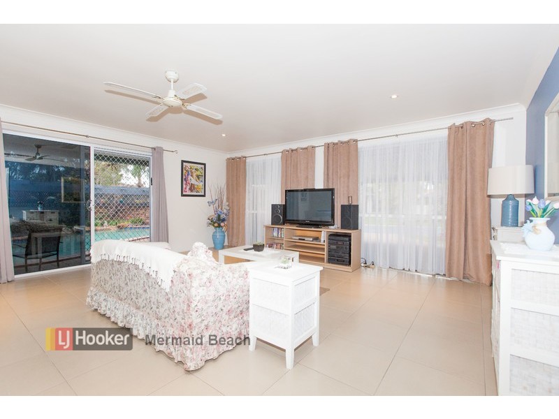 17 Turtle Street, Mermaid Waters QLD 4218