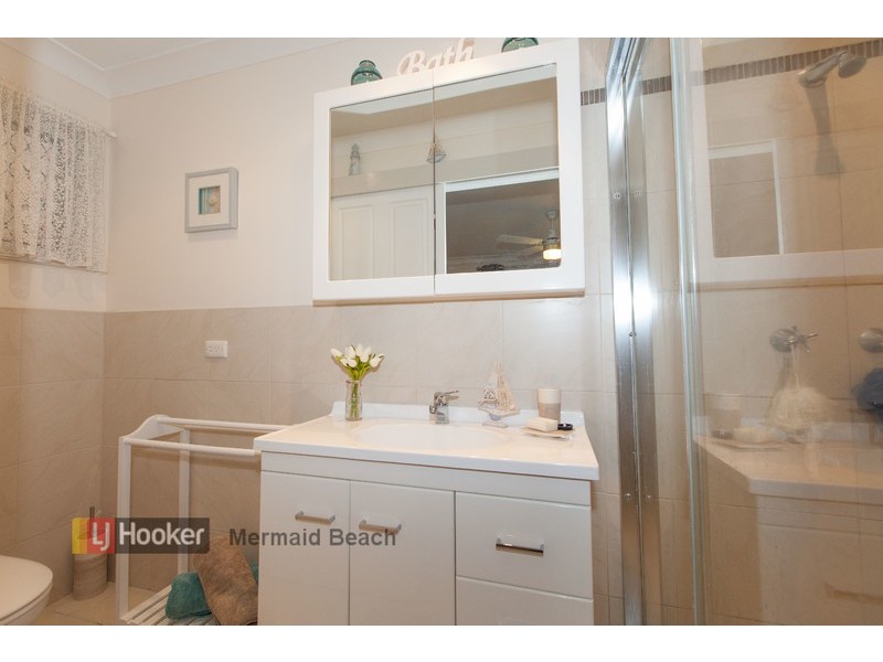 17 Turtle Street, Mermaid Waters QLD 4218