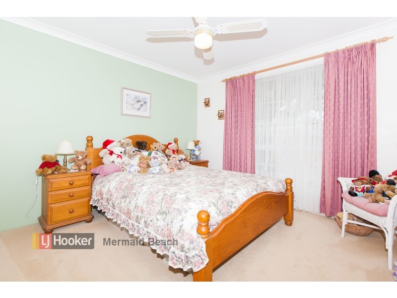 17 Turtle Street, Mermaid Waters QLD 4218