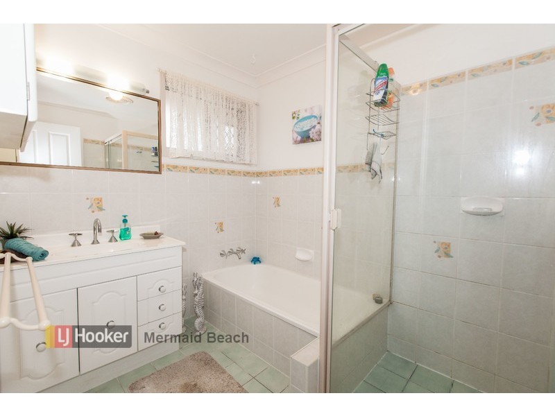 17 Turtle Street, Mermaid Waters QLD 4218