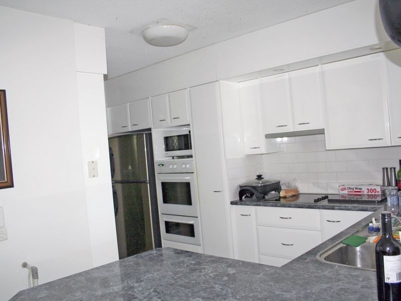 1/52 Hooker Boulevard, Mermaid Waters QLD 4218