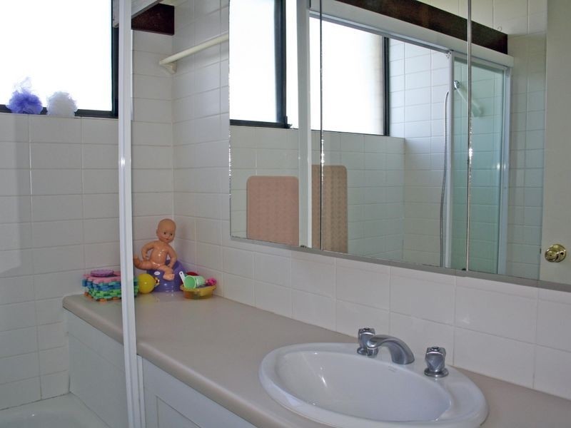 1/52 Hooker Boulevard, Mermaid Waters QLD 4218