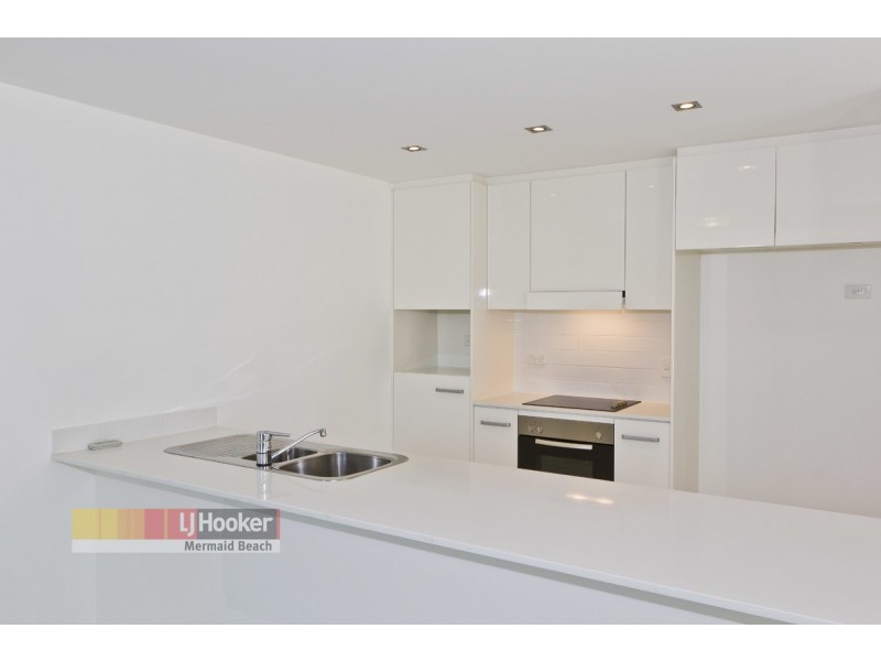 27/2 Gaven Crescent, Mermaid Beach QLD 4218