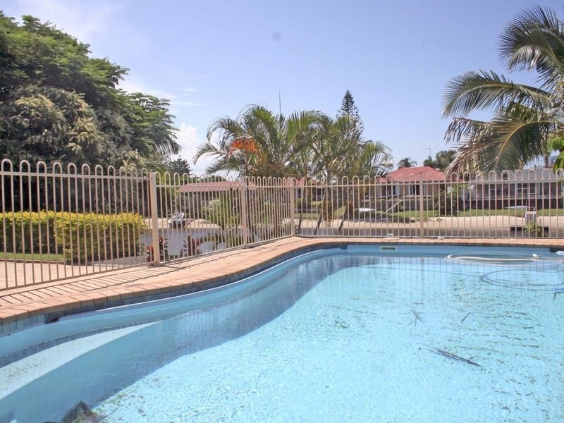 6 Sundowner Court, Mermaid Waters QLD 4218