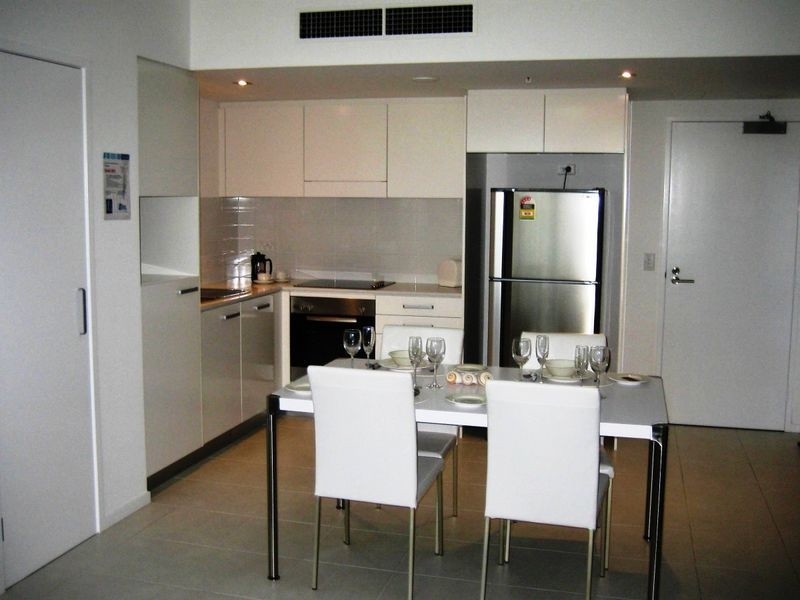 25 Surf Parade, Broadbeach QLD 4218