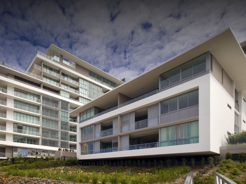 @/33 T.E Peters Drive, Broadbeach QLD 4218