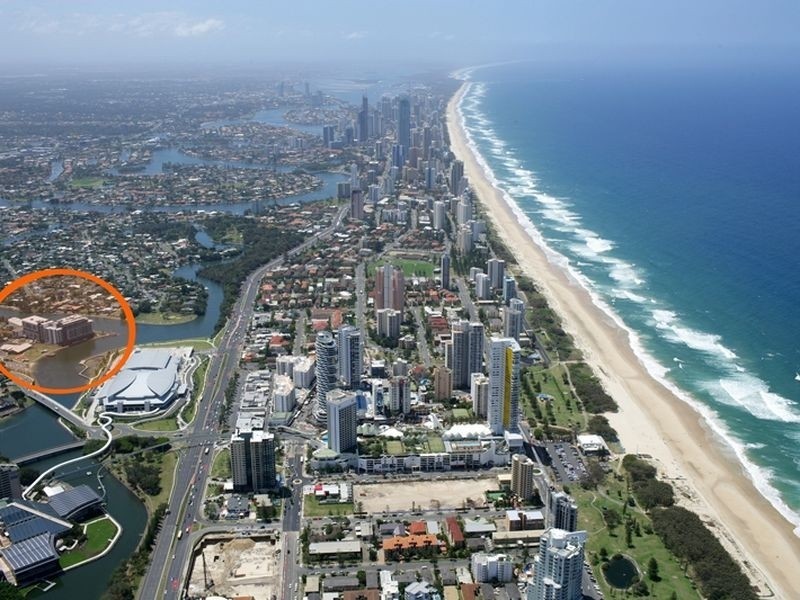@/33 T.E Peters Drive, Broadbeach QLD 4218