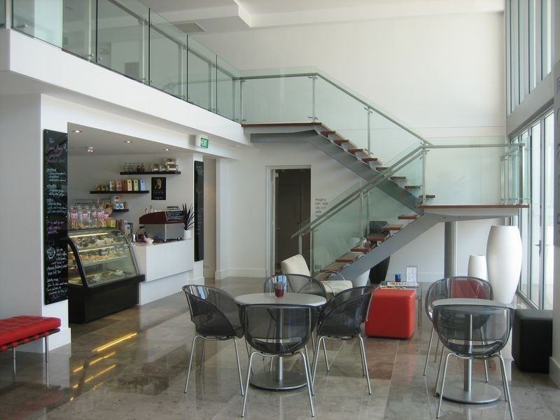 @/33 T.E Peters Drive, Broadbeach QLD 4218