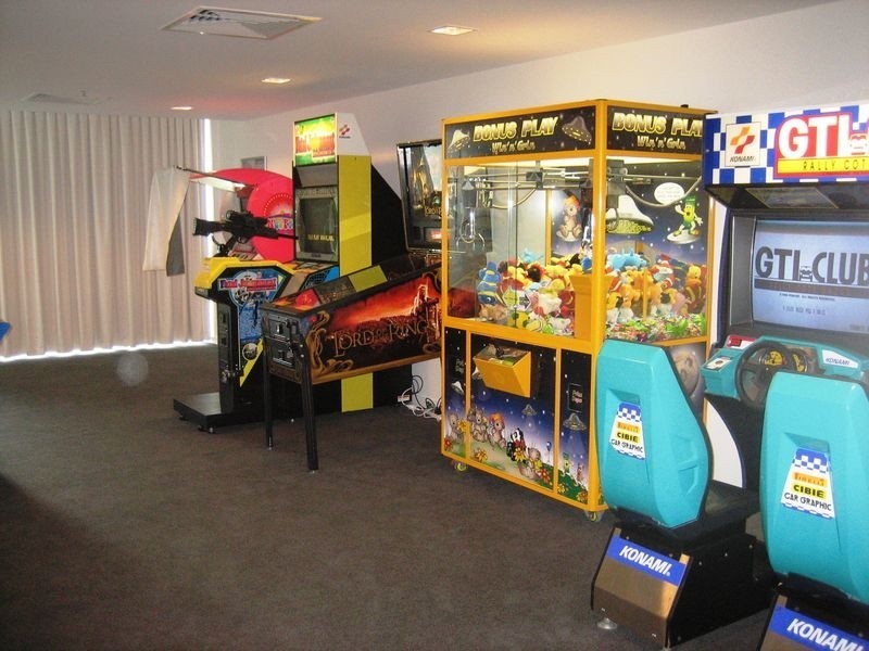 @/33 T.E Peters Drive, Broadbeach QLD 4218