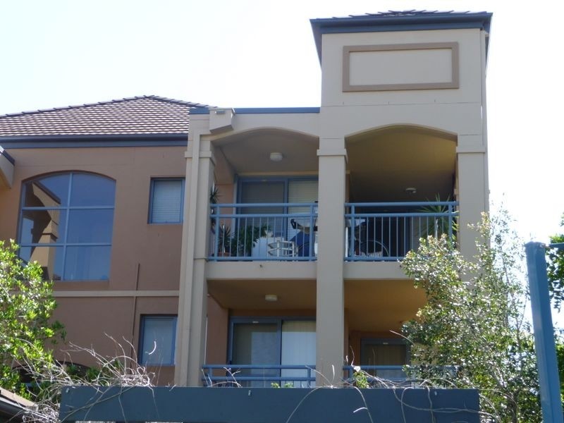 13/4 Monte Carlo Avenue, Surfers Paradise QLD 4217