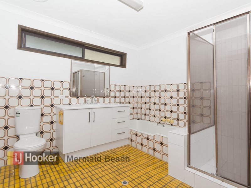60 Avanti Street, Mermaid Waters QLD 4218