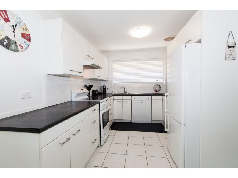 166 Markeri Street, Mermaid Waters QLD 4218