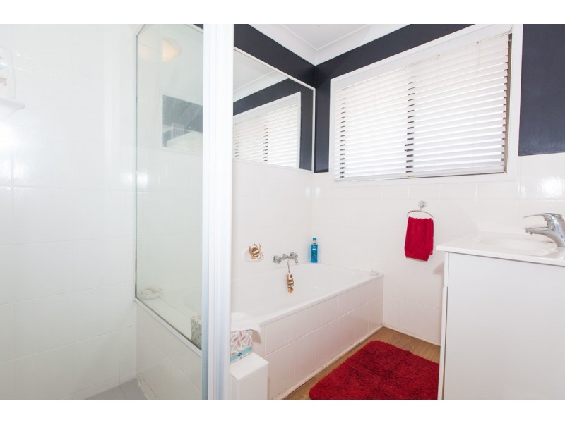 166 Markeri Street, Mermaid Waters QLD 4218