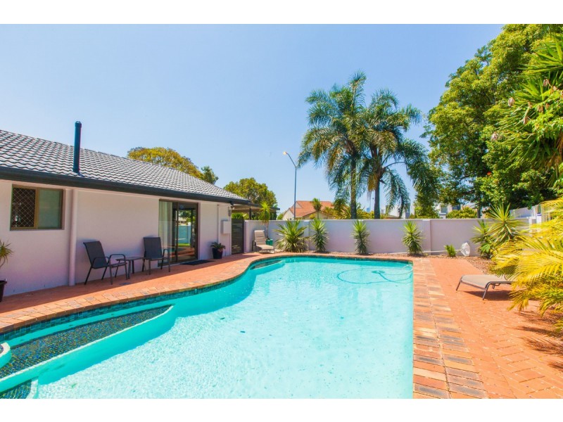 166 Markeri Street, Mermaid Waters QLD 4218