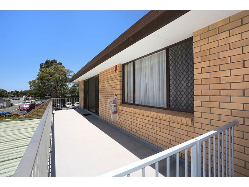 4/40 Oceanic Drive, Mermaid Waters QLD 4218