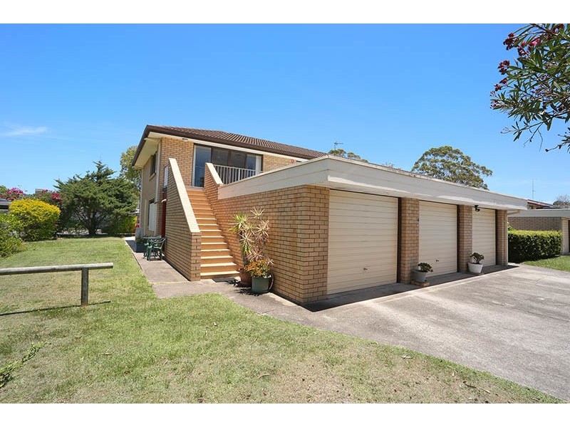 4/40 Oceanic Drive, Mermaid Waters QLD 4218