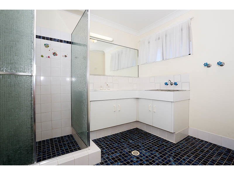 4/40 Oceanic Drive, Mermaid Waters QLD 4218