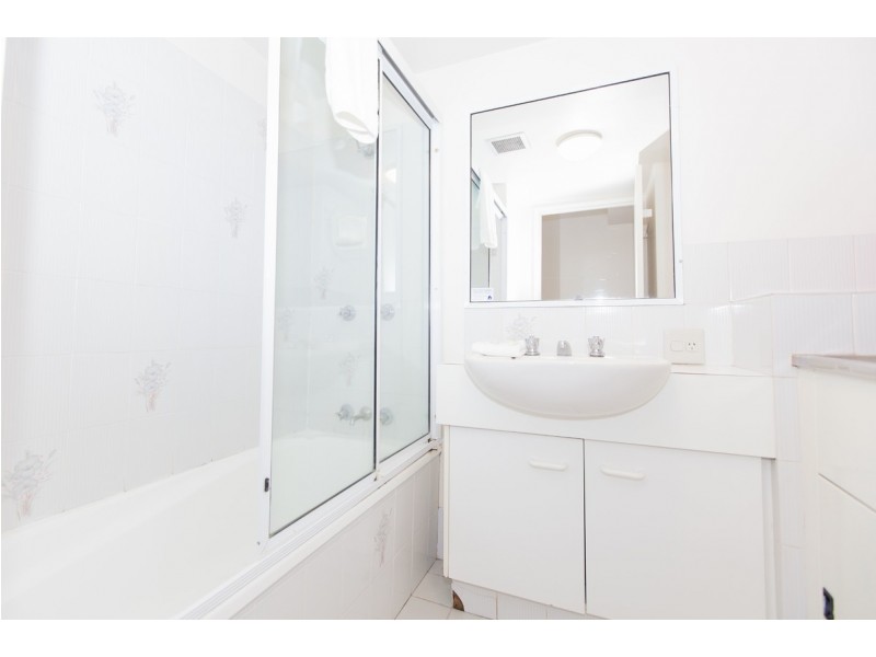 6/27 Wharf Road, Surfers Paradise QLD 4217