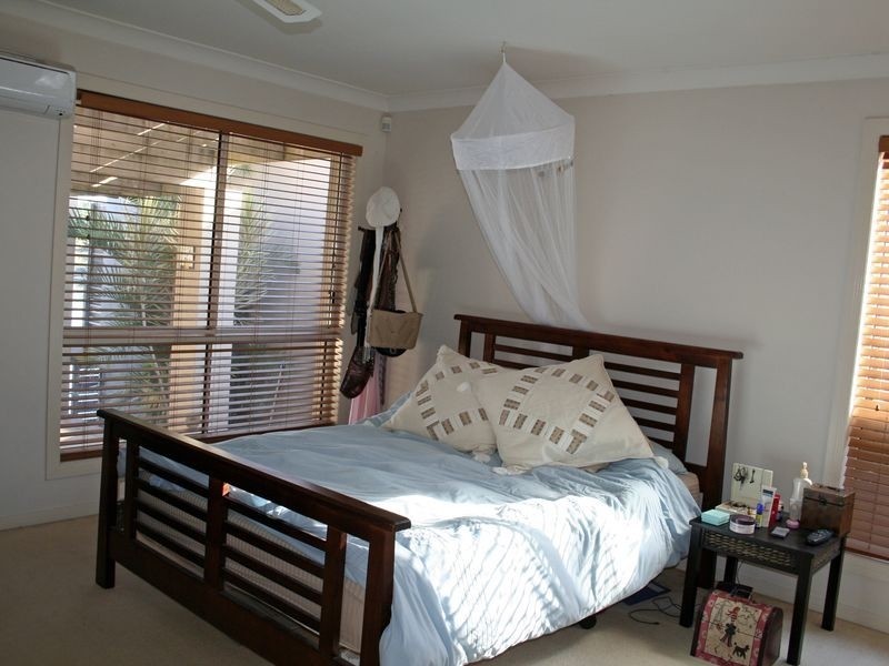 13 Manor Close, Robina QLD 4226