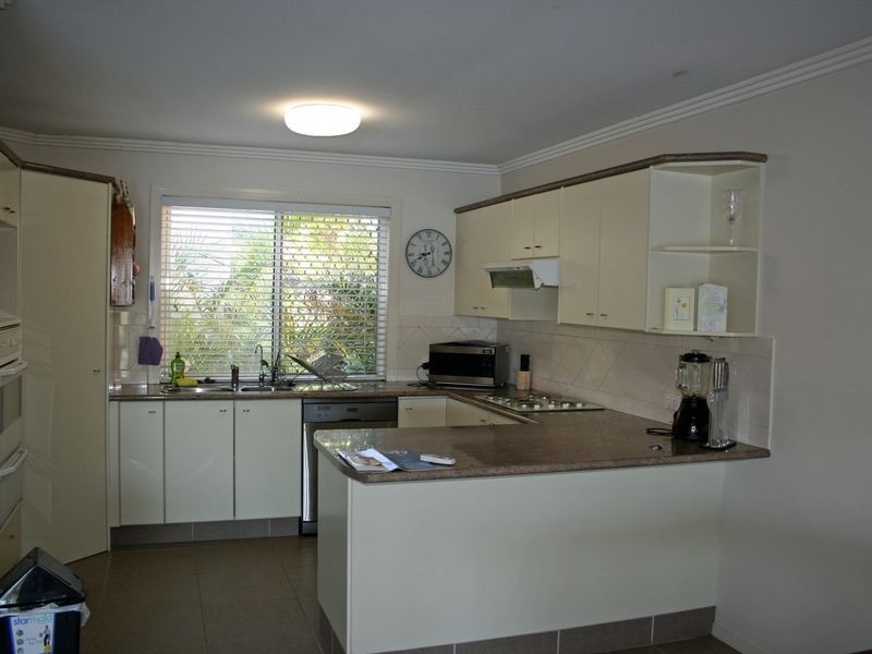 13 Manor Close, Robina QLD 4226