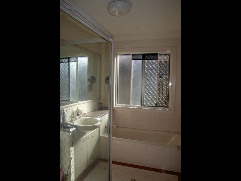 13 Manor Close, Robina QLD 4226