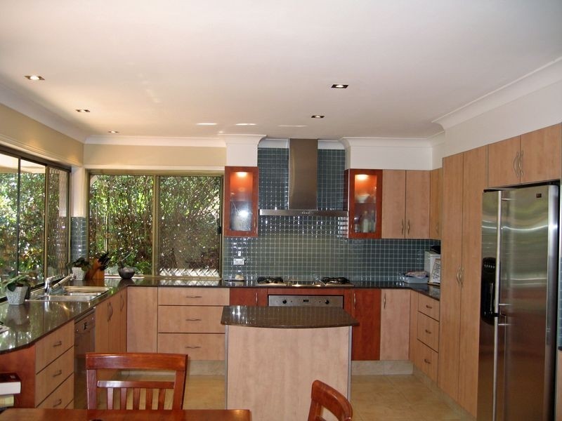 12 Winch Court, Mermaid Waters QLD 4218