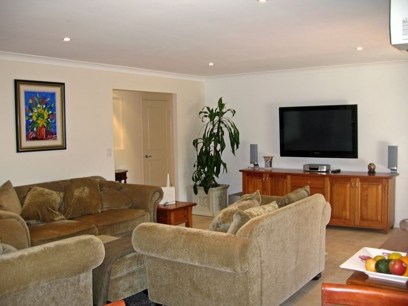 12 Winch Court, Mermaid Waters QLD 4218