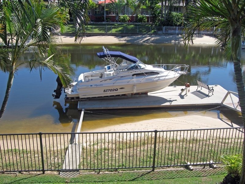 12 Winch Court, Mermaid Waters QLD 4218