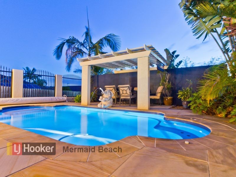 20 Robinia Ct, Robina QLD 4226