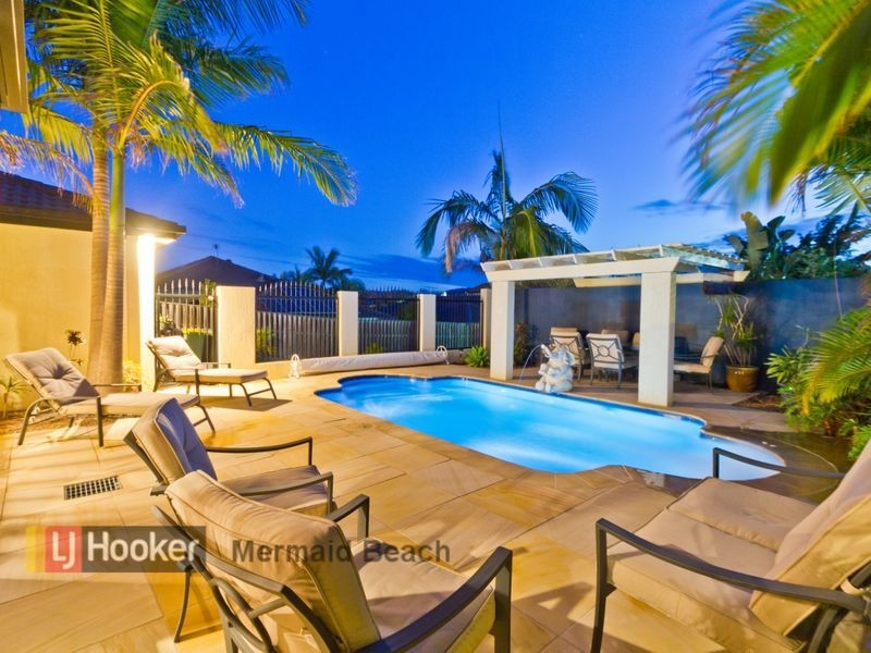 20 Robinia Ct, Robina QLD 4226