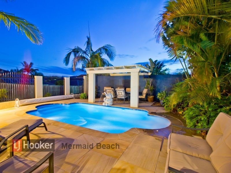 20 Robinia Ct, Robina QLD 4226