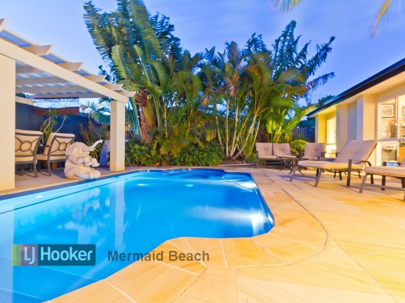 20 Robinia Ct, Robina QLD 4226