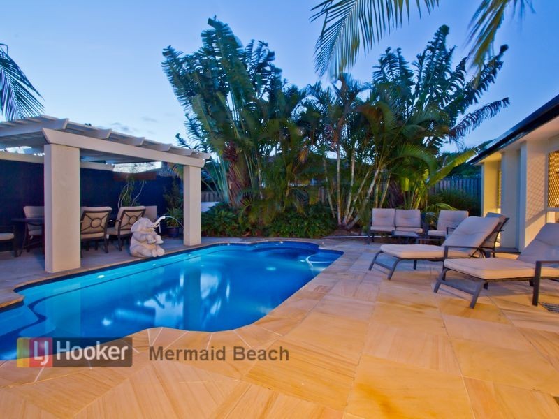 20 Robinia Ct, Robina QLD 4226