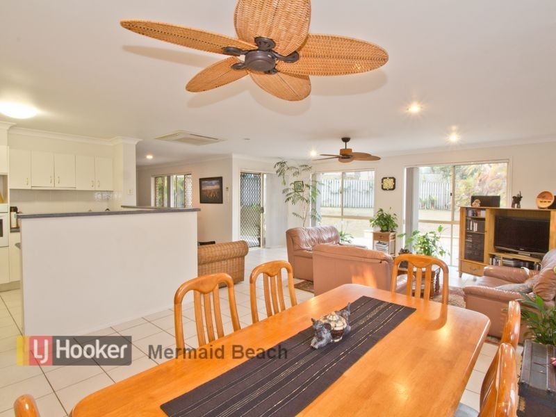 20 Robinia Ct, Robina QLD 4226