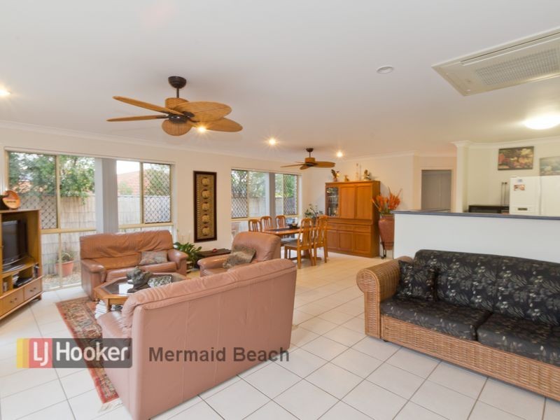 20 Robinia Ct, Robina QLD 4226