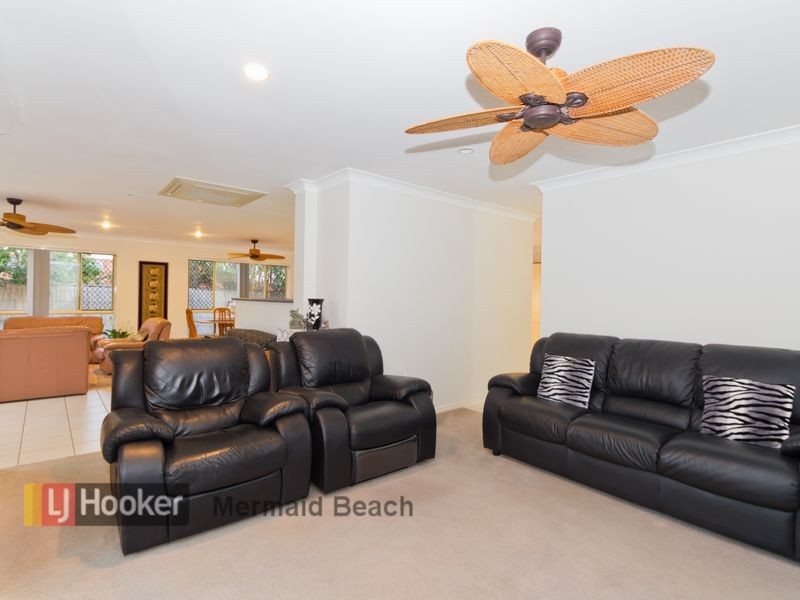 20 Robinia Ct, Robina QLD 4226