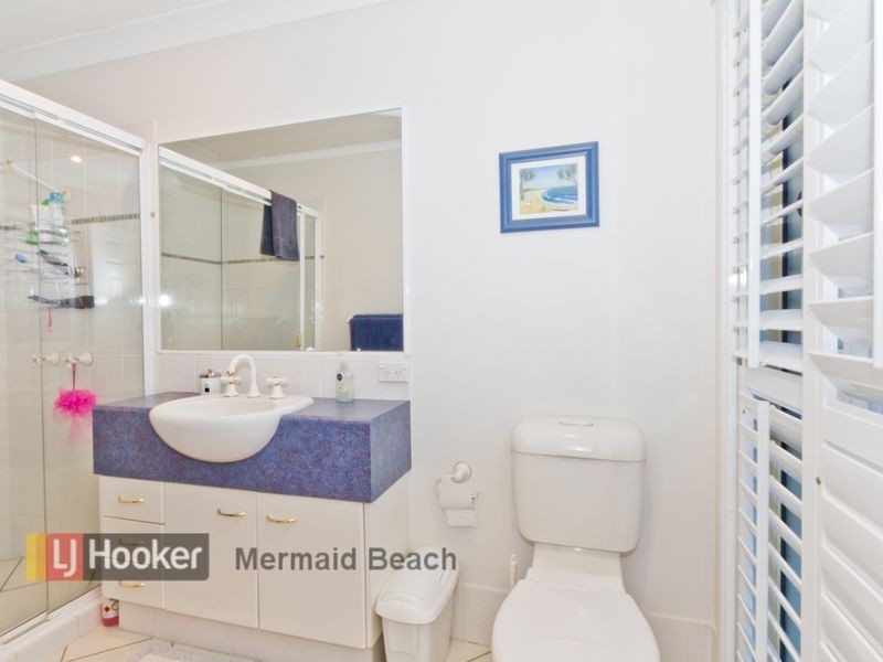 20 Robinia Ct, Robina QLD 4226