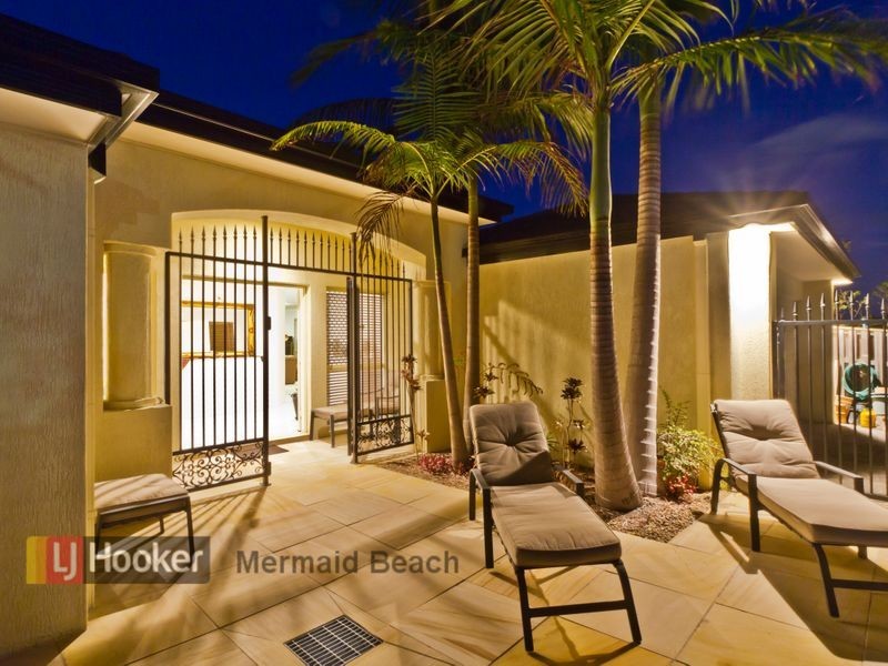 20 Robinia Ct, Robina QLD 4226