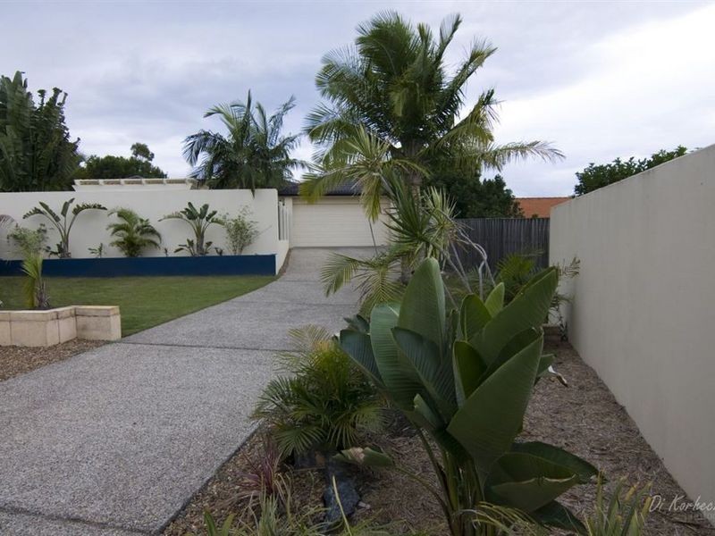 20 Robinia Ct, Robina QLD 4226