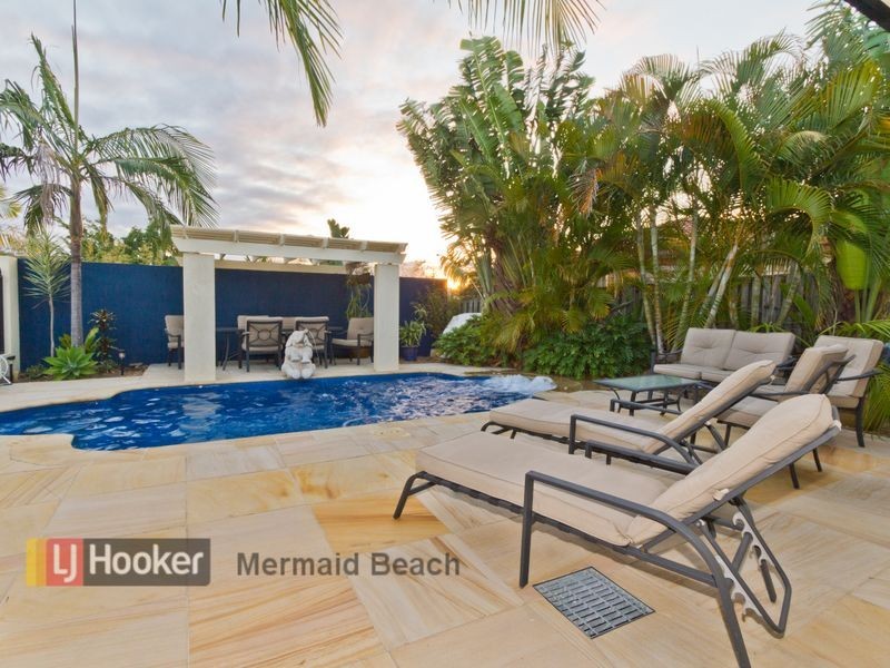 20 Robinia Ct, Robina QLD 4226