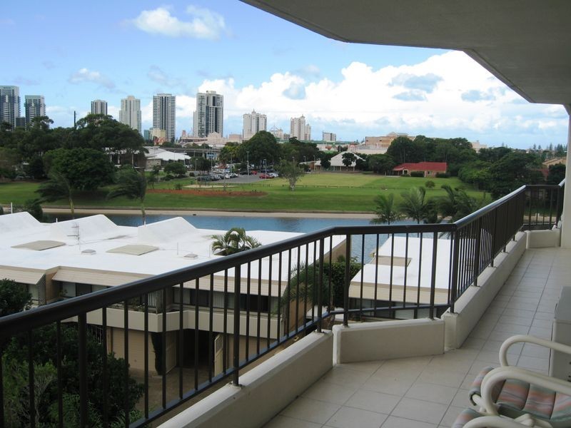 15/54 Hooker Boulevard, Mermaid Waters QLD 4218