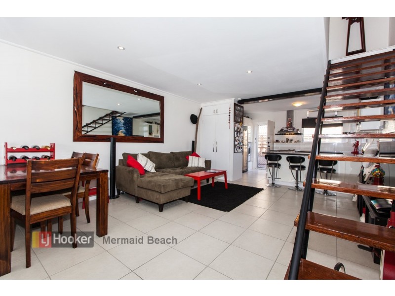 2/38 Sunbrite Avenue, Mermaid Beach QLD 4218